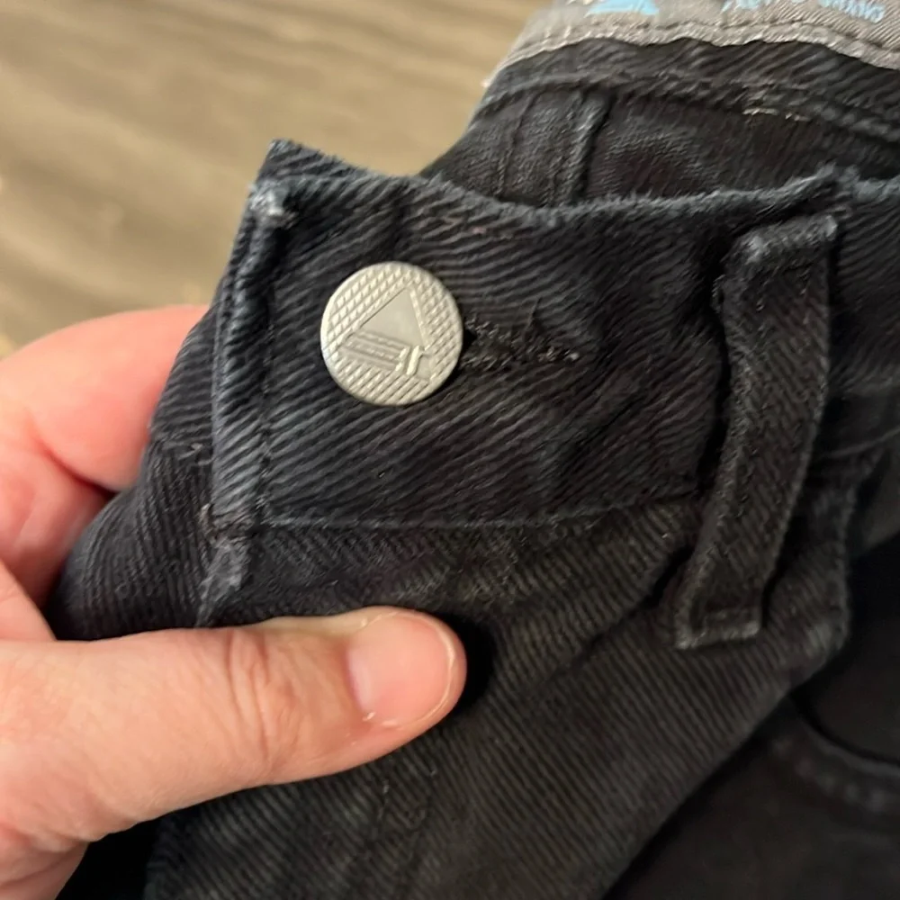 90’s VINTAGE SILVERTAB LEVIS  LOOSE FIT BLACK JEANS MADE IN USA WOMENS 28